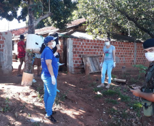 Soldados do Exército, militares estaduais, coordenadores municipais da Defesa Civil do Paraná, radioamadores voluntários e agentes de saúde municipais realizam uma grande ação de combate à dengue em 17 cidades do Estado. Foto: Defesa Civil