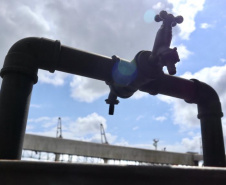O Departamento de Estradas de Rodagem do Estado do Paraná (DER-PR), por sua vez, emitiu ordens de serviço que garantem outros benefícios aos trabalhadores. As praças de pedágio se tornaram centrais sobre o Covid-19, reforçando inclusive as informações sobre locais de alimentação e manutenção dos veículos.Foto: Claudio Neves