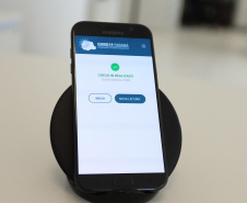 Ferramenta foi desenvolvida pela Celepar, empresa estadual de tecnologia da informação, em parceria com a Secretaria da Saúde. App permite a criação de um grande banco de dados para agilizar as tomadas de decisão em relação à circulação do vírus.
