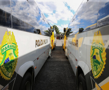 O Governador Carlos Massa Ratinho Junior entrega nesta sexta-feira (27/03),  118 viaturas para equipes da Policia Militar e Bombeiros  para auxiliar no combate a pandemia do novo coronavírus.  Curitiba, 27/03/2020 - Foto: Geraldo Bubniak/AEN
