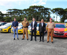 O Governador Carlos Massa Ratinho Junior entrega nesta sexta-feira (27/03),  118 viaturas para equipes da Policia Militar e Bombeiros  para auxiliar no combate a pandemia do novo coronavírus.  Curitiba, 27/03/2020 - Foto: Geraldo Bubniak/AEN