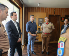 O Governador Carlos Massa Ratinho Junior entrega nesta sexta-feira (27/03),  118 viaturas para equipes da Policia Militar e Bombeiros  para auxiliar no combate a pandemia do novo coronavírus.  Curitiba, 27/03/2020 - Foto: Geraldo Bubniak/AEN
