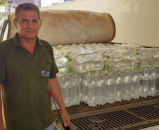 Governo entrega álcool líquido para 264 entidades que atendem idosos . Foto:SEJUF