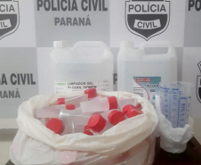 A Polícia Civil do Paraná já deflagrou diversas ações de prevenção ao coronavírus e de combate a crimes relacionados com a pandemia, desde que as medidas restritivas foram anunciadas no Estado, no dia 16 de março. As atividades policiais evitaram eventos com aglomeração de pessoas, resultaram em prisões e apreensões de produtos adulterados.Foto: Polícia Civil