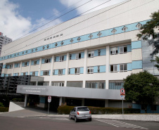 O Paraná passou a contar com um hospital completamente voltado para o tratamento do coronavírus. Por determinação da Secretaria de Estado da Saúde, o Centro Hospitalar de Reabilitação do Paraná, em Curitiba, funcionará a partir desta segunda-feira (30) exclusivamente para o combate à Covid-19. Foto: Ari Dias/AEN