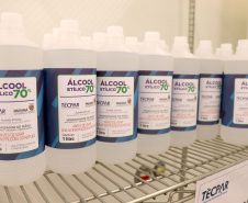 &#8203;Tecpar começa a produzir álcool antisséptico para o Governo. Foto: Tecpar
