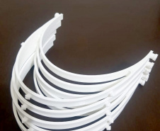 Ceep de Assaí produz máscaras-escudo para doar a profissionais de saúde. Foto:SEED