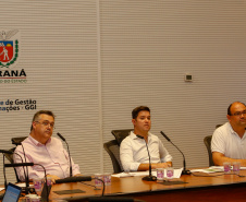  O secretário estadual de Saúde, Beto Preto, e o chefe da Casa Civil, Guto Silva, participaram nesta terça-feira (31), no Palácio Iguaçu, de uma videoconferência com secretários municipais de Saúde de 30 municípios das 22 regionais do Estado. Na pauta estiveram orientações gerais da administração estadual no combate ao novo coronavírus.Foto Gilson Abreu/AEN