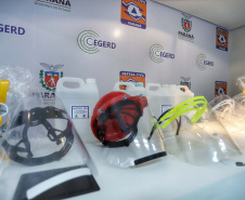 A entrega de 500 máscaras do modelo Face Shield, 200 litros de álcool glicerinado e 150 quilos de álcool em gel foi feita pelo superintendente Aldo Bona ao coordenador da Defesa Civil, tenente-coronel Fernando Schunig. A entrega foi acompanhada pela primeira-dama e presidente do Conselho de Ação Solidária, Luciana Saito Massa, e pela Superintendente Geral de Ação Solidária, Jeslayne Valente.