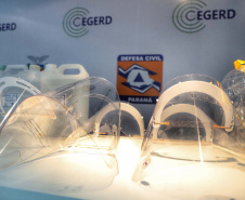 A entrega de 500 máscaras do modelo Face Shield, 200 litros de álcool glicerinado e 150 quilos de álcool em gel foi feita pelo superintendente Aldo Bona ao coordenador da Defesa Civil, tenente-coronel Fernando Schunig. A entrega foi acompanhada pela primeira-dama e presidente do Conselho de Ação Solidária, Luciana Saito Massa, e pela Superintendente Geral de Ação Solidária, Jeslayne Valente.