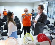 A entrega de 500 máscaras do modelo Face Shield, 200 litros de álcool glicerinado e 150 quilos de álcool em gel foi feita pelo superintendente Aldo Bona ao coordenador da Defesa Civil, tenente-coronel Fernando Schunig. A entrega foi acompanhada pela primeira-dama e presidente do Conselho de Ação Solidária, Luciana Saito Massa, e pela Superintendente Geral de Ação Solidária, Jeslayne Valente.