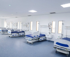 O Hospital Regional de Telêmaco Borba, nos Campos Gerais, vai entrar em funcionamento após uma espera de mais de dez anos. Para isso, o governador Carlos Massa Ratinho Junior assinou nesta terça-feira (14) um convênio com a Klabin e a prefeitura do município, permitindo que o complexo médico possa operar em até 45 dias.