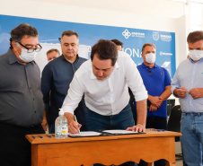 O Hospital Regional de Telêmaco Borba, nos Campos Gerais, vai entrar em funcionamento após uma espera de mais de dez anos. Para isso, o governador Carlos Massa Ratinho Junior assinou nesta terça-feira (14) um convênio com a Klabin e a prefeitura do município, permitindo que o complexo médico possa operar em até 45 dias.