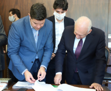 O Governo do Estado encaminhou nesta quarta-feira (15) para a Assembleia Legislativa a Lei de Diretrizes Orçamentárias (LDO) para o exercício de 2021. A peça prevê uma arrecadação total de R$ 47,7 bilhões. O valor é 3,1% maior do que o orçamento estimado para 2020, de R$ 46,2 bilhões.