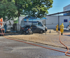 Sanepar atua na desinfecção do entorno de hospitais de Londrina. Foto: Sanepar