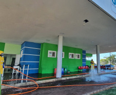 Sanepar atua na desinfecção do entorno de hospitais de Londrina. Foto: Sanepar