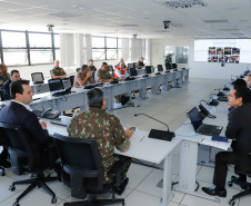O governador Carlos Massa Ratinho Junior esteve nesta quinta-feira (16) na 5ª Divisão do Exército Brasileiro, em Curitiba. Ele foi recebido pelo comandante da 5ª Divisão, general Carlos José Russo Assumpção Penteado, e pelo comandante da 5ª Região Militar, general Claudio Senko Penkal. A unidade é responsável por Paraná e Santa Catarina.