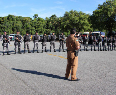 Uma força-tarefa das forças de segurança públicas atuantes no Litoral do Estado foi montada para deflagrar a Operação Carga Segura a partir desta sexta-feira (17). A ação é um esforço para combater as vazadas (furto de carga), além de roubos, furtos e outros crimes. O lançamento das atividades foi no Pátio de Triagem do Porto de Paranaguá. Foto:SESP