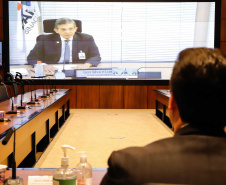 O governador Carlos Massa Ratinho Junior assinou um protocolo de intenções do Governo do Estado com a Companhia de Saneamento do Paraná (Sanepar), a Itaipu Binacional e o Parque Tecnológico Itaipu (PTI) para ampliar a qualidade ambiental nas bacias da região lindeira e a vida útil do Lago de Itaipu. O documento também estabelece o compartilhamento de dados e tecnologia para segurança de barragens e tratamento de efluentes e esgoto.