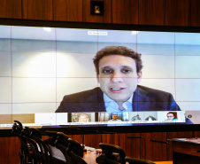 O Governador Carlos Massa Ratinho Junior em videoconferencia nesta quarta-feira (29/04),  em reunião com deputados, grupo de estudos e modelos estatisticos e matematicos sobre o Coronavirus.  Curitiba, 29/04/2020 - Foto: Geraldo Bubniak/AEN
