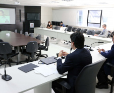 O suporte financeiro emergencial para a população e paras as empresas, o controle orçamentário público, com corte de despesas, e o reforço em investimentos que gerem emprego e renda foram alguns dos temas tratados na manhã desta quarta-feira (29) durante conversa entre o economista Paulo Rabello de Castro, o secretário do Planejamento de Estado e Projetos Estruturantes, Valdemar Bernardo Jorge, e o diretor de Operações do Banco Regional de Desenvolvimento do Extremo Sul (BRDE), Wilson Bley Lipski