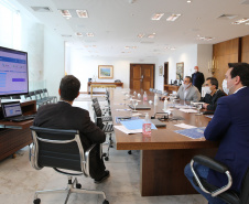 Paraná comemora bons números do ensino a distância na Rede Pública.
Os números foram apresentados nesta quarta-feira (06) pela Secretaria da Educação e do Esporte ao governador Carlos Massa Ratinho Junior.  - Foto: Geraldo Bubniak/AEN