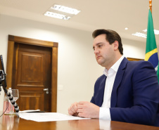 O governador Carlos Massa Ratinho Junior destacou nesta quarta-feira (6) que a união entre os três poderes e o Ministério Público tem sido fator fundamental no combate ao novo coronavírus no Paraná. Ele disse que essa integração será primordial para enfrentar o instante posterior da pandemia, para atender os mais vulneráveis, o setor privado e aqueles que perderam seus empregos.