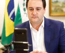 O governador Carlos Massa Ratinho Junior destacou nesta quarta-feira (6) que a união entre os três poderes e o Ministério Público tem sido fator fundamental no combate ao novo coronavírus no Paraná. Ele disse que essa integração será primordial para enfrentar o instante posterior da pandemia, para atender os mais vulneráveis, o setor privado e aqueles que perderam seus empregos.
