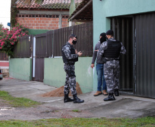 Uma grande operação da Polícia Militar, coordenada pelo 6° Comando Regional da PM (6° CRPM), foi deflagrada na manhã desta quinta-feira  (07/05) para cumprir 12 mandados de Busca e Apreensão contra o tráfico de drogas. Ao todo, seis pessoas foram presas, e 1,5kg de crack, 77 quilos de maconha e duas armas de fogo apreendidos no Litoral do estado.