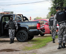 Uma grande operação da Polícia Militar, coordenada pelo 6° Comando Regional da PM (6° CRPM), foi deflagrada na manhã desta quinta-feira  (07/05) para cumprir 12 mandados de Busca e Apreensão contra o tráfico de drogas. Ao todo, seis pessoas foram presas, e 1,5kg de crack, 77 quilos de maconha e duas armas de fogo apreendidos no Litoral do estado.