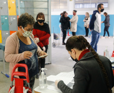 O Governo do Paraná entregou nesta sexta-feira (08) kits da merenda escolar para 231 mil alunos da Rede Estadual de Ensino cadastrados também no programa federal Bolsa Família