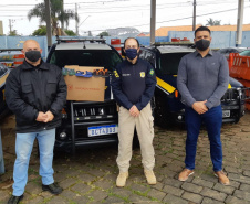A cada dia, 100 pares de chinelos são produzidas por quatro presos implantados no projeto "Calçando a Vida", desenvolvido na Cadeia Pública de Castro. A unidade, que está sob jurisdição da 2ª Regional do Depen, que tem sede em Ponta Grossa, já produziu 960 itens (ou 480 pares) desde o início do funcionamento, na última quarta-feira (27). Foto: Depen