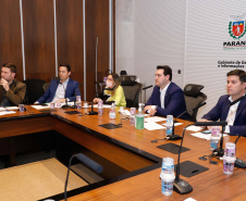 O governador Carlos Massa Ratinho Junior participou nesta quarta-feira (20) de uma videoconferência com o ministro do Desenvolvimento Regional, Rogério Marinho, e defendeu uma mudança no percentual de seguro-garantia (performance bond) para contratação de obras públicas. A matéria que estabelece este marco regulatório tramita no Senado Federal.