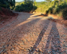 Pavimentação de estrada rural fortalece agroindústria familiar em Prudentópolis.Foto: SEAB