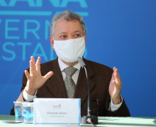 O Governo do Estado realiza coletiva de imprensa com representantes da Secretaria de Desenvolvimento Sustentável e Turismo, Instituto Água e Terra, Sanepar, Copel e Simepar para apresentar um balanço da situação hídrica do Paraná e novas ações para enfrentamento do período de estiagem. Na foto o presidente do Simepar,  Eduardo Alvim.Curitiba - 27/05/2020 - Foto: Geraldo Bubniak/AEN