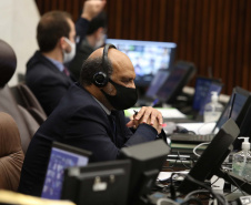 O secretário estadual da Fazenda, Renê de Oliveira Garcia Junior, apresentou nesta quarta-feira (27) na Assembleia Legislativa o balanço do primeiro quadrimestre de 2020 das contas do Estado. Ele alertou para o impacto provocado pela pandemia do novo coronavírus, citou a queda de arrecadação já na casa de R$ 1 bilhão e disse que a Secretaria de Saúde ainda tem 60% de orçamento disponível para investir em cuidados contra a Covid-19.Foto: Dálie Felberg/Alep
