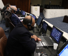 O secretário estadual da Fazenda, Renê de Oliveira Garcia Junior, apresentou nesta quarta-feira (27) na Assembleia Legislativa o balanço do primeiro quadrimestre de 2020 das contas do Estado. Ele alertou para o impacto provocado pela pandemia do novo coronavírus, citou a queda de arrecadação já na casa de R$ 1 bilhão e disse que a Secretaria de Saúde ainda tem 60% de orçamento disponível para investir em cuidados contra a Covid-19.Foto: Dálie Felberg/Alep