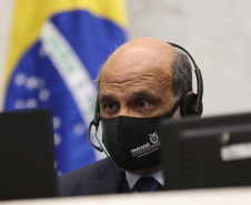 O secretário estadual da Fazenda, Renê de Oliveira Garcia Junior, apresentou nesta quarta-feira (27) na Assembleia Legislativa o balanço do primeiro quadrimestre de 2020 das contas do Estado. Ele alertou para o impacto provocado pela pandemia do novo coronavírus, citou a queda de arrecadação já na casa de R$ 1 bilhão e disse que a Secretaria de Saúde ainda tem 60% de orçamento disponível para investir em cuidados contra a Covid-19.Foto: Dálie Felberg/Alep