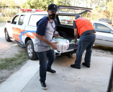 Defesa Civil faz entrega de cestas básicas na cidade de Agudos do Sul. Foto: Ari Dias/AEN