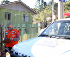 Defesa Civil faz entrega de cestas básicas na cidade de Agudos do Sul. Foto: Ari Dias/AEN