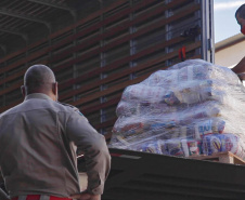 Alimentos arrecadados pela Cesta Solidária começam ser distribuídos. Foto:Valdelino Pontes