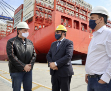 Nesta segunda-feira (01), o superintendente estadual dos Correios no Paraná, Paulo Cezar Kremer dos Santos, visitou o Terminal de Contêineres de Paranaguá (TCP) e se reuniu com o presidente da Portos do Paraná, Luiz Fernando Garcia. Foto: Claudio Neves/Portos do Paraná