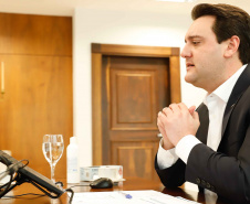 O governador Carlos Massa Ratinho Junior participou nesta terça-feira (2) de um evento online promovido pela Câmara Americana do Comércio (Amcham Curitiba) e destacou a estruturação do Estado para o enfrentamento ao novo coronavírus e o planejamento para a recuperação econômica do Estado pós-pandemia.