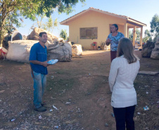 A Secretaria de Estado do Desenvolvimento Sustentável e do Turismo entregou 2.185 máscaras de pano para 29 cooperativas de materiais reciclados de 24 municípios paranaenses. A ação busca proteger os catadores de materiais recicláveis durante a pandemia do Covid-19. O repasse aconteceu a partir de segunda-feira (01). Foto: Divulgação/SEDEST
