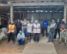 A Secretaria de Estado do Desenvolvimento Sustentável e do Turismo entregou 2.185 máscaras de pano para 29 cooperativas de materiais reciclados de 24 municípios paranaenses. A ação busca proteger os catadores de materiais recicláveis durante a pandemia do Covid-19. O repasse aconteceu a partir de segunda-feira (01). Foto: Divulgação/SEDEST
