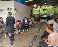 A Secretaria de Estado do Desenvolvimento Sustentável e do Turismo entregou 2.185 máscaras de pano para 29 cooperativas de materiais reciclados de 24 municípios paranaenses. A ação busca proteger os catadores de materiais recicláveis durante a pandemia do Covid-19. O repasse aconteceu a partir de segunda-feira (01). Foto: Divulgação/SEDEST