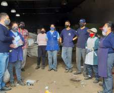 A Secretaria de Estado do Desenvolvimento Sustentável e do Turismo entregou 2.185 máscaras de pano para 29 cooperativas de materiais reciclados de 24 municípios paranaenses. A ação busca proteger os catadores de materiais recicláveis durante a pandemia do Covid-19. O repasse aconteceu a partir de segunda-feira (01). Foto: Divulgação/SEDEST