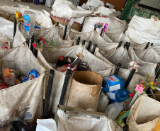 A Secretaria de Estado do Desenvolvimento Sustentável e do Turismo entregou 2.185 máscaras de pano para 29 cooperativas de materiais reciclados de 24 municípios paranaenses. A ação busca proteger os catadores de materiais recicláveis durante a pandemia do Covid-19. O repasse aconteceu a partir de segunda-feira (01). Foto: Divulgação/SEDEST