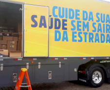 Sesa realiza ação para caminhoneiros, motoristas e viajantes em Campina Grande do Sul. FOTO:SESA