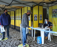 de proteção e prevenção aos profissionais que cortam as rodovias do Paraná garantindo o abastecimento das famílias, inclusive durante a pandemia de coronavírus.  
Foto: José Fernando Ogura/AEN